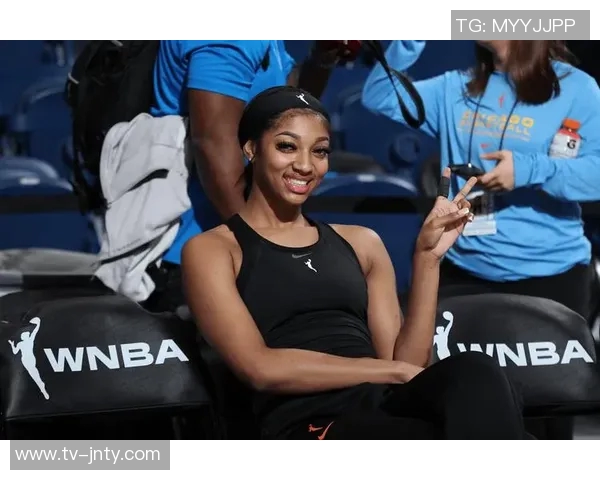 坎迪斯帕克透露退役后萧华频繁问候而WNBA总裁从未联系