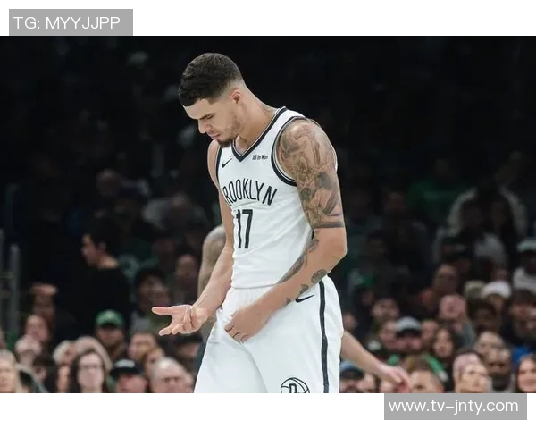 小迈克尔波特半场表现出色14中7砍下20分外加8篮板三分球命中率高达50