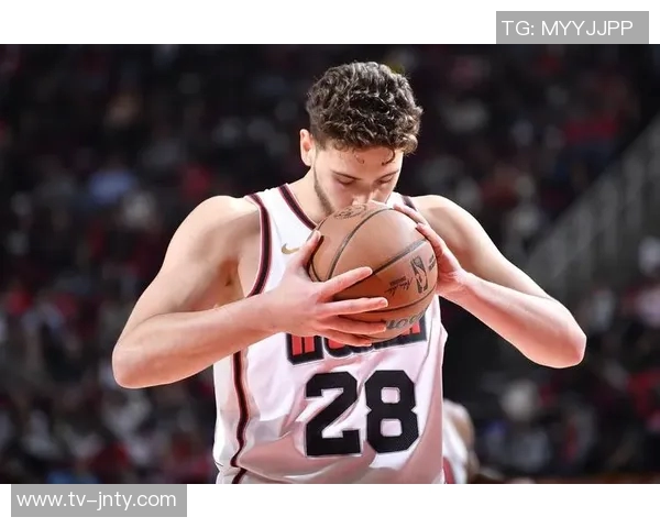 马威半场表现惊艳仅9分钟砍下10分并抢下7个前场篮板